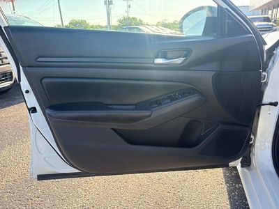 2025 Nissan Altima - Photo 12