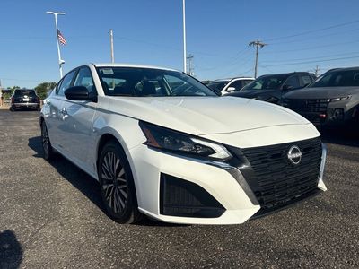 2025 Nissan Altima - Photo 3