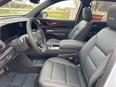 2026 Chevrolet Traverse — photo 9 view