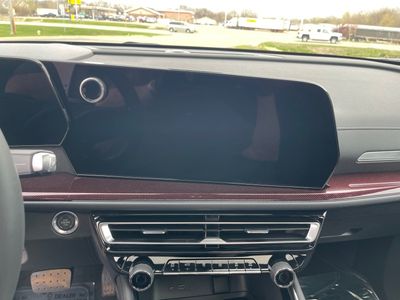 2026 Chevrolet Traverse — photo 11 view