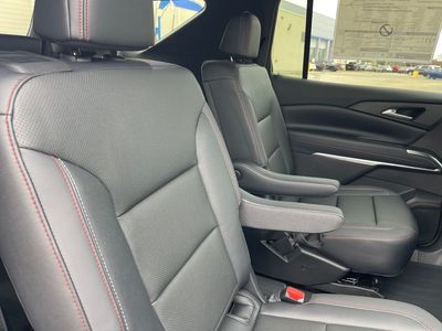 2026 Chevrolet Traverse — photo 14 view