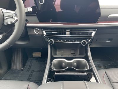 2026 Chevrolet Traverse — photo 13 view