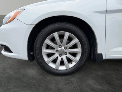 2014 Chrysler 200 — interior view