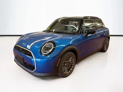 2026 MINI 4 DOOR SIGNATURE PLUS in Icy Sunshine Blue Metallic — front three-quarter view