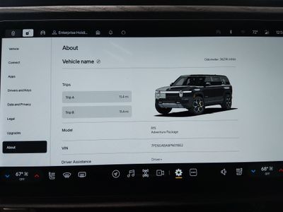 2023 Rivian R1S - Photo 14