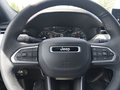 2024 Jeep Compass — photo 13 view