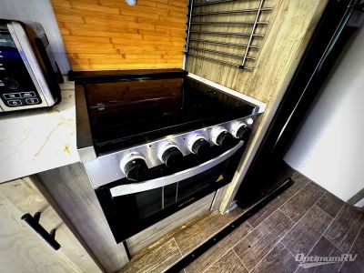 2022 Forest River Cherokee Alpha Wolf - Photo 6