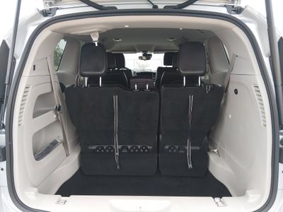 2023 Chrysler Pacifica — photo 11 view
