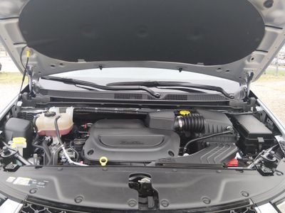2023 Chrysler Pacifica — photo 9 view