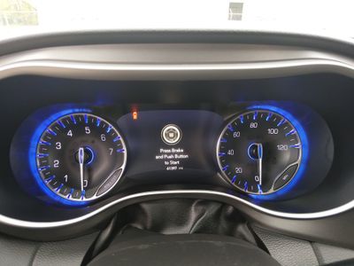 2023 Chrysler Pacifica — photo 14 view