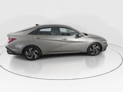 2024 Hyundai Elantra - Photo 8