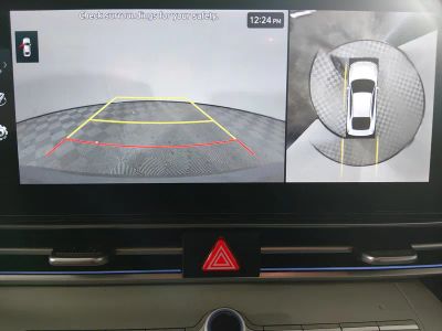 2024 Hyundai Elantra - Photo 16