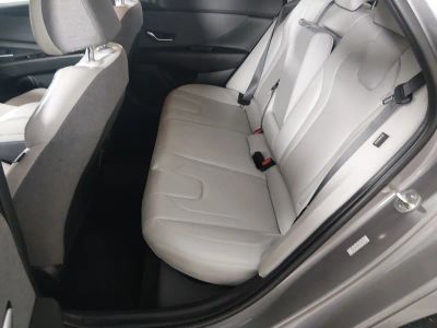 2024 Hyundai Elantra - Photo 19