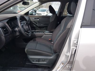 2023 Nissan Rogue - Photo 20