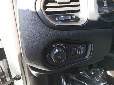 2023 Jeep Renegade - Photo 13