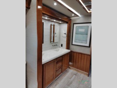 2019 Tiffin Motorhomes Allegro Bus — photo 49 view