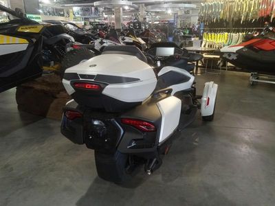 2025 Can-Am Spyder RT Sea-To-Sky - Photo 8