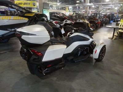 2025 Can-Am Spyder RT Sea-To-Sky - Photo 9