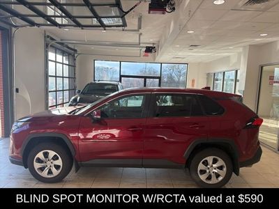 2023 Toyota RAV4 LE - Photo 3