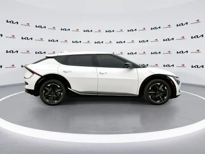 2025 Kia EV6 — photo 9 view