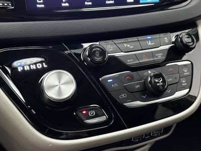 2024 Chrysler Pacifica - Photo 15