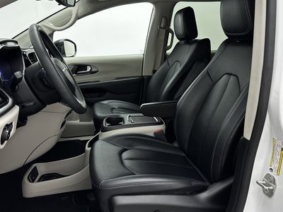 2024 Chrysler Pacifica - Photo 13