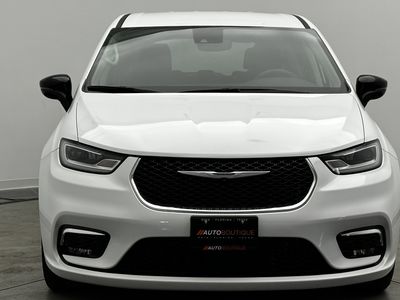2024 Chrysler Pacifica - Photo 2