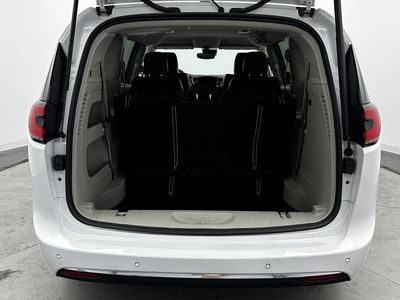 2024 Chrysler Pacifica - Photo 28