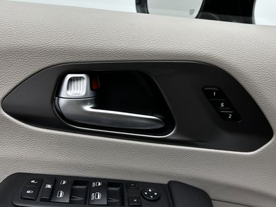 2024 Chrysler Pacifica - Photo 11