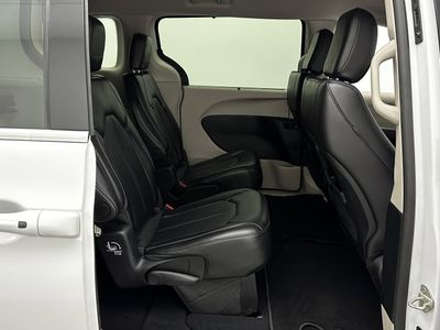 2024 Chrysler Pacifica - Photo 30