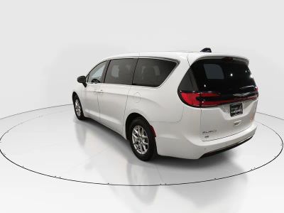 2023 Chrysler Pacifica — detail view