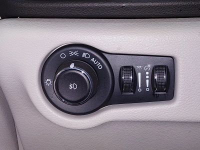 2023 Chrysler Pacifica — photo 13 view