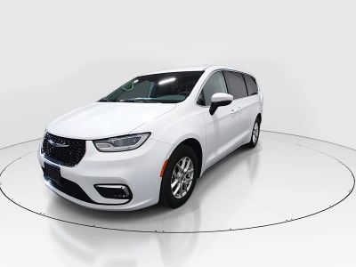 2023 Chrysler Pacifica — rear three-quarter view
