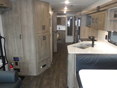 2025 Winnebago Sunstar - Photo 5