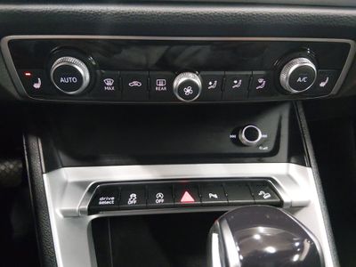 2025 Audi Q3 — photo 17 view