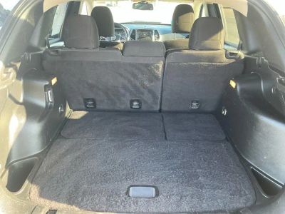 2015 Jeep Cherokee — photo 17 view