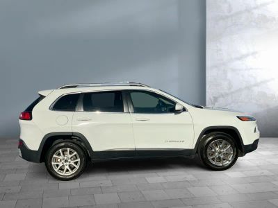 2015 Jeep Cherokee — photo 7 view