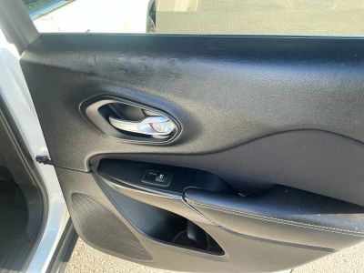 2015 Jeep Cherokee — photo 19 view