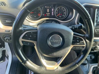 2015 Jeep Cherokee — photo 13 view
