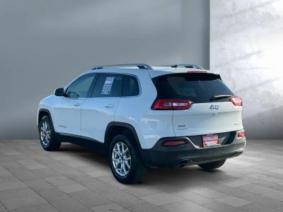 2015 Jeep Cherokee — interior view