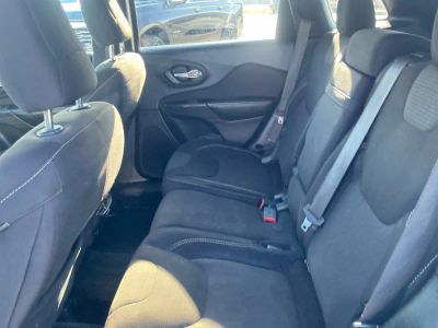 2015 Jeep Cherokee — photo 16 view