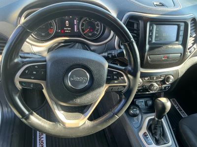 2015 Jeep Cherokee — photo 14 view