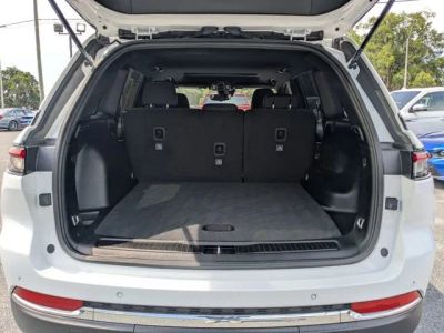 2024 Jeep Grand Cherokee — photo 12 view