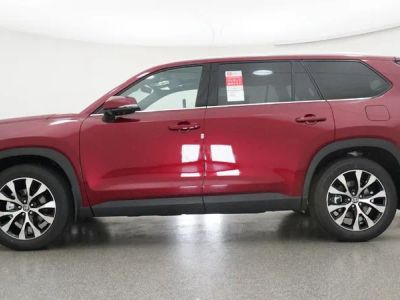 2026 Toyota Grand Highlander Hybrid - Photo 9