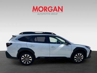 2023 Subaru Outback — photo 8 view