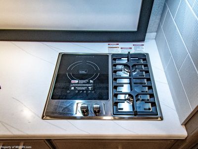2026 Thor Motor Coach Inception - Photo 24