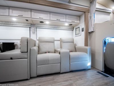 2026 Thor Motor Coach Inception - Photo 10
