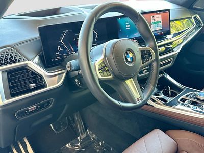 2023 BMW X7 - Photo 9