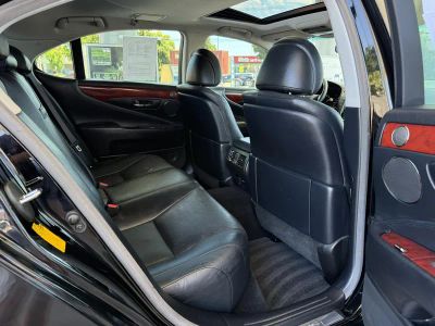 2012 Lexus LS 460 - Photo 17