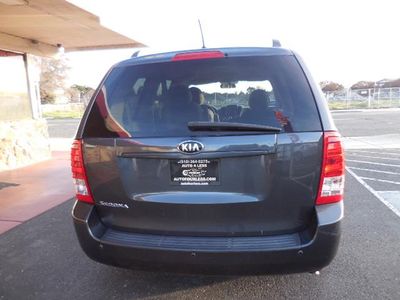 2014 Kia Sedona - Photo 4